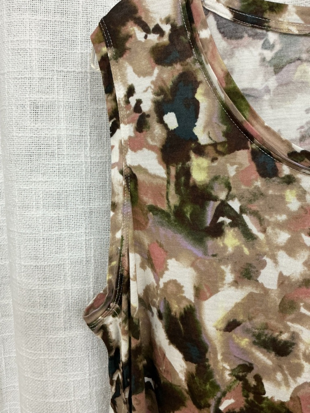 Simply Vera Vera Wang Olive Multi Print Sleeveless Tank - Picture 4 of 5